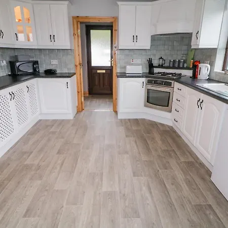 Drumore House Ferienhaus Ballyhoorisky